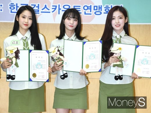[머니S포토] 오마이걸 지호·비니·아린 '예쁜 애 옆에 귀여운 애'