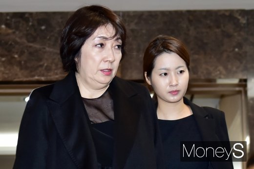 [머니S포토] 빈소 잠시 들린 시게미쓰 마나미