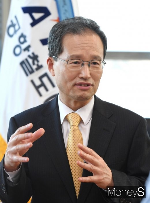 김한영 사장은 정시성과 쾌적성 등 철도만의 강점을 꼽으면서 앞으로 공항철도를 비롯한 친환경 교통수단 이용 증가를 기대했다. /사진=장동규 기자 