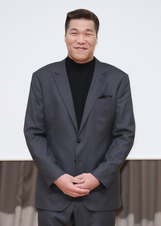 서장훈이 '진짜 농구, 핸섬타이거즈' 제작발표회에 참석해 포즈를 취하고 있다. /사진=뉴스1