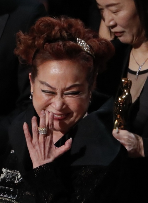 이미경 CJ그룹 부회장이 ‘제92회 아카데미 시상식’에서 영화 ‘기생충’ 최우수작품상 수상소감을 함께한 가운데 이에 대한 누리꾼들의 반응이 다양하다. /사진=로이터   
