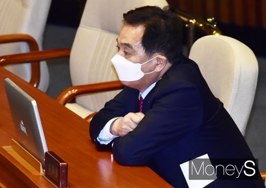 심재철 대표가 전날 정부가 발표한 마스크 5부제를 비판했다. /사진=임한별 기자