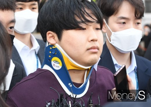 모바일 메신저 텔레그램에서 성착취물을 제작·유통한 일명 '박사' 조주빈(25)의 소셜네트워크서비스(SNS)로 추정되는 아이디가 각종 온라인 커뮤니티를 통해 공유되고 있다. /사진=장동규 기자  
