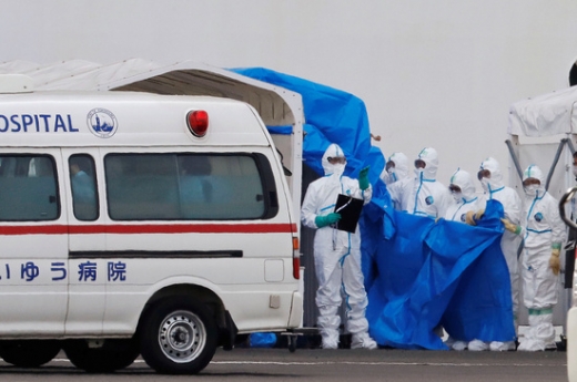 일본 정부가 신종 코로나바이러스 감염증(코로나19) 검사를 하루 9000건 할 수 있다고 발표했으나 실제로는 하루 2000건에 불과하다는 보도가 나왔다. /사진=로이터