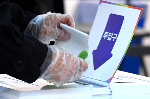 오후 4시 투표율 59.7%… 60% 고지 눈앞(속보)