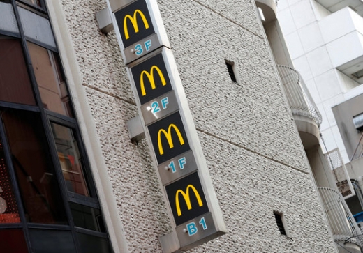 일본 맥도날드가 신종 코로나바이러스 감염증(코로나19) 여파로 '매장 내 식사'를 금지했다. 도쿄에 위치한 한 맥도날드 매장. /사진=로이터