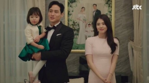 '부부의 세계' 제니역을 맡은 아역배우의 어머니가 미스 캐스팅 지적에 심경을 밝혔다. /사진=jtbc 방송캡처