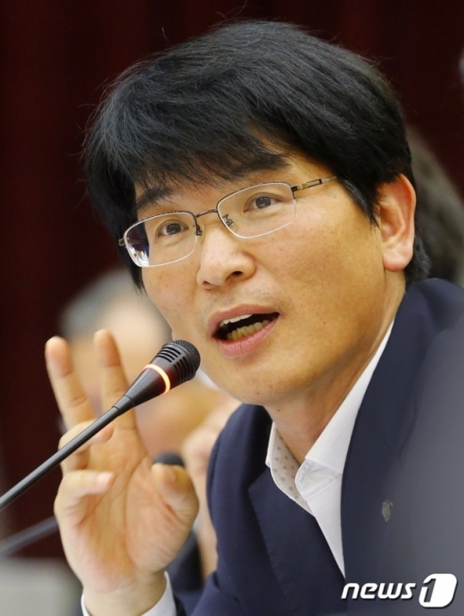 더불어민주당 원내대표 경선 후보군에 이름을 올렸던 박완주 의원이 27일 불출마 의사를 밝혔다. /사진=뉴스1