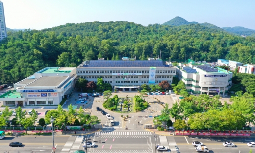 산시(시장 윤화섭) 내국인 인구가 한 달 사이 1552명이 늘어나는 등 올 들어 증가세가 이어지고 있다. 사진은 안산시청 전경. / 사진제공=안산시