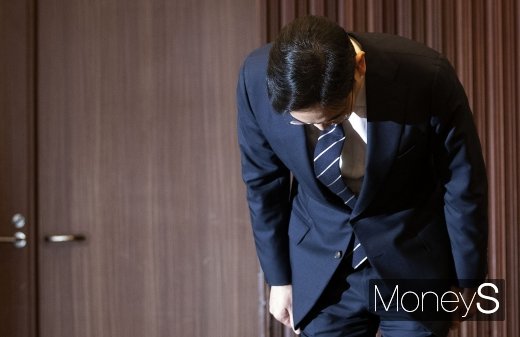 이재용 삼성전자 부회장이 6일 서울 서초구 삼성전자 서초사옥에서 기자회견을 열고 대국민 사과를 했다./ 사진=임한별 기자