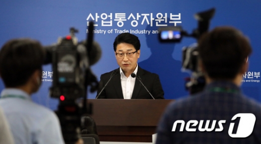 이호현 산업통상자원부 무역정책관이 12일 정부세종청사에서 '일본 수출규제 관련 대응현황 및 향후계획' 브리핑을 했다. /사진=뉴스1