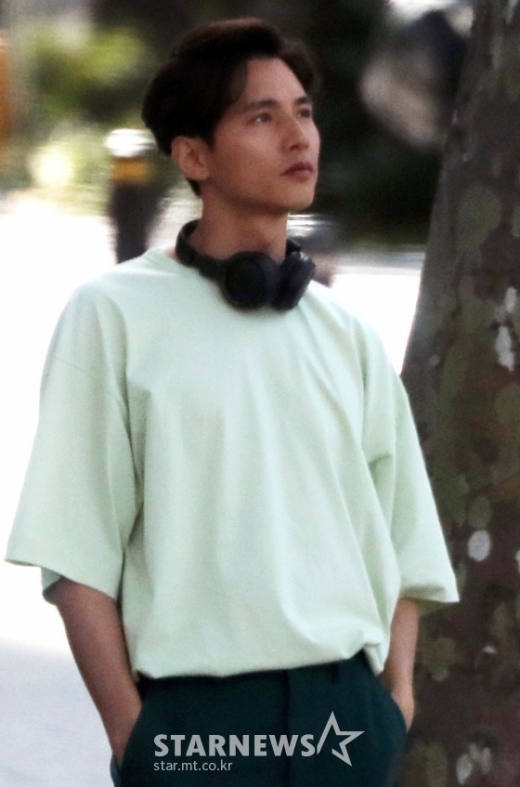 배우 원빈이 한결같은 잘생김을 자랑하는 근황으로 시선을 모았다. /사진=스타뉴스 