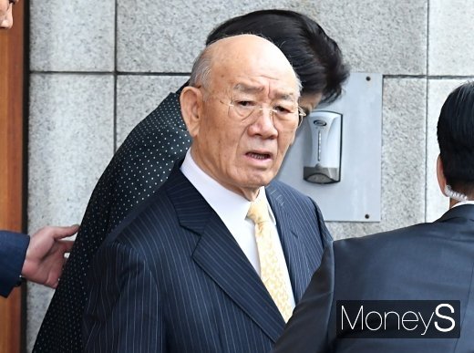 사자명예훼손 혐의로 기소된 전두환씨 재판을 맡았던 장동혁 전 광주지법 부장판사(51)가 미래통합당으로 21대 총선 대전 유성갑에 출마하면서 전씨의 재판은 당초 진행될 날짜보다 미뤄졌다. /사진=장동규 기자   
