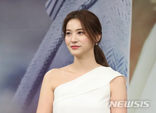 배우 유인영이 40세 전에 결혼하고 싶다는 뜻을 밝혔다. /사진=뉴시스  