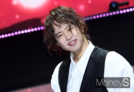 가수 양준일이 경제적 부담에 대해 언급해 눈길을 끌고 있다. /사진=장동규 기자  