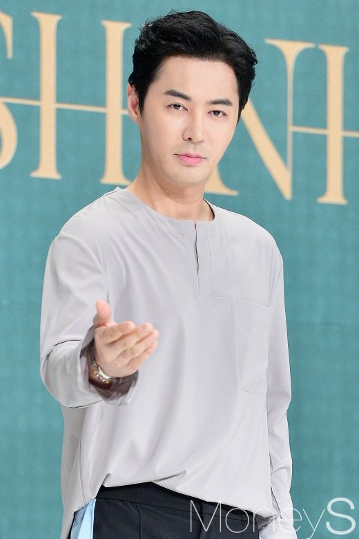 신화 전진이 결혼 소식을 알리며 자신의 여자친구를 언급했다. /사진=임한별 기자
