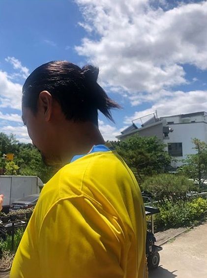 배우 신현준이 자신의 닮은꼴 스웨덴 축구국가대표 출신인 즐라탄 이브라히모비치로 변신했다. /사진=신현준 인스타그램