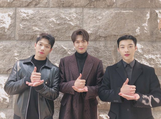 '덕분에 챌린지'에 참여한 배우 김경남, 이민호, 우도환(왼쪽부터). /사진=이민호 인스타그램 캡처