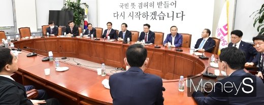 지난 26일 주호영 원내대표가 미래통합당 3선 의원들과 모임을 진행했다. /사진=임한별 기자