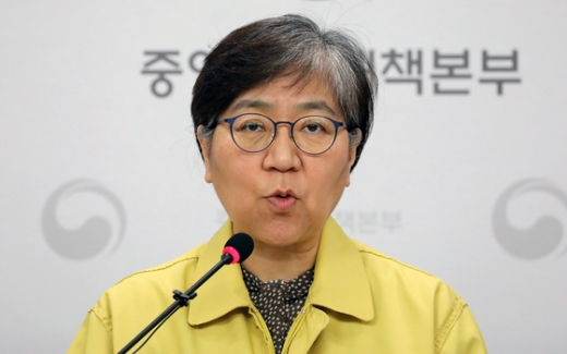 정은경 질병관리본부 중앙방역대책본부 본부장이 지난 27일 충북 오송 질본 건물에서 브리핑을 갖고 있다. /사진=뉴스1