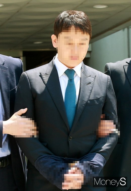 배우 박한별의 남편인 유인석 유리홀딩스 전 대표가 업무 상 횡령 등의 혐의로 재판에 선다. /사진=장동규 기자