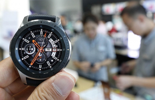 삼성전자의 ‘갤럭시워치3’가 출격 준비를 마쳤고 가을에는 시장을 석권한 애플의 여섯 번째 시계 ‘애플워치6’의 출시가 유력하다. 사진은 2018년 출시된 갤럭시워치. /사진=뉴스1