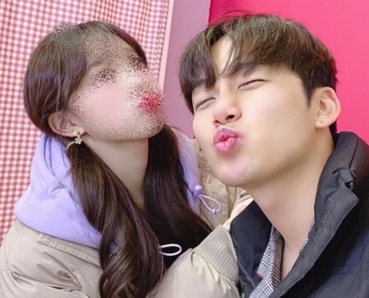'조작 방송' 논란으로 물의를 빚은 134만 유튜버 송대익의 여자친구인 이민영이 자신은 사태와 "무관하다"고 해명했다. /사진=이민영 인스타그램