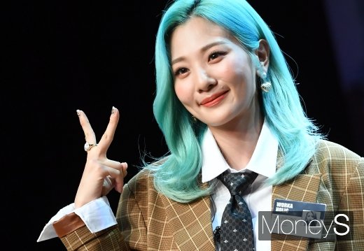 볼빨간사춘기 안지영이 탈퇴한 전 멤버 우지윤과의 불화설을 비롯해 SNS를 언팔로우한 것과 관련해 입장을 밝혔다. /사진=장동규 기자