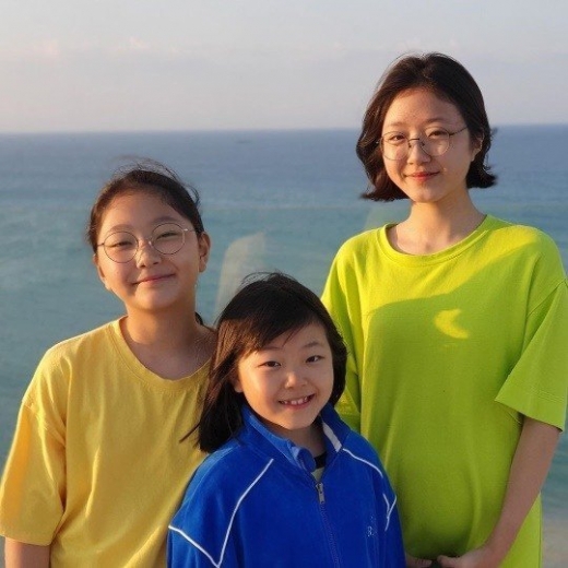 배우 정웅인의 세 딸들 근황이 공개됐다. /사진=이지인 인스타그램 캡처  