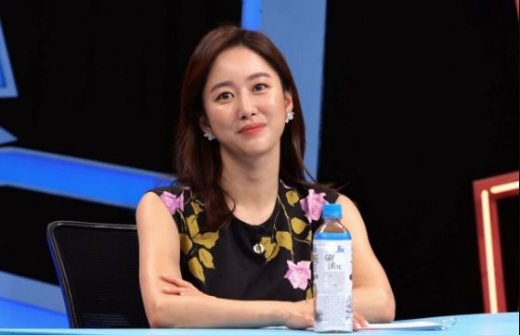 가수 겸 배우 전혜빈이 남편의 발냄새를 좋아한다고 밝혀 관심이 모아진다. /사진=동상이몽2 제공