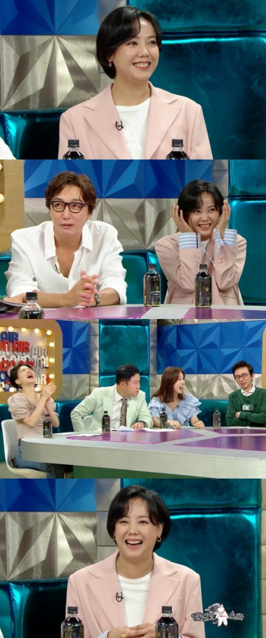 배우 고은아가 내숭과 이미지 걱정 제로인 날 것의 매력을 마음껏 뽐낸다. /사진=라디오스타 제공