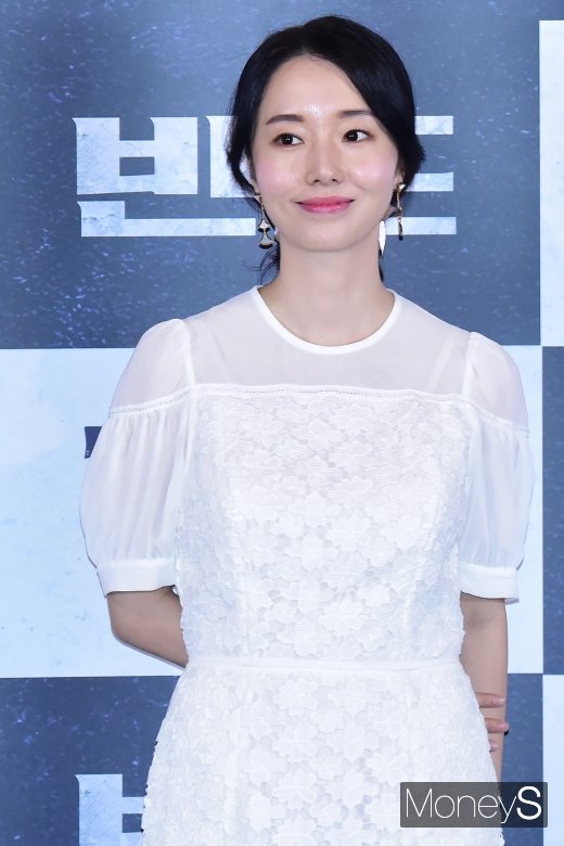 [머니S포토] 반도 이정현, 티끌 없는 '순백의 미'