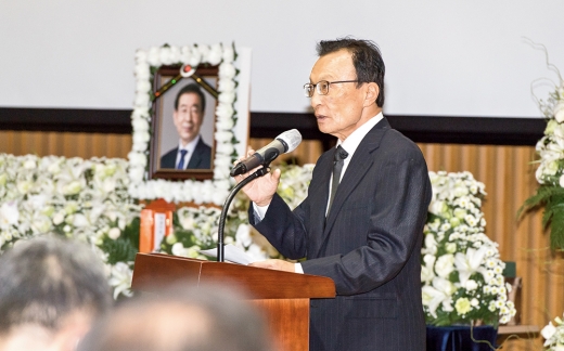 지난 13일 열린 고 박원순 서울시장 영결식에서 이해찬 더불어민주당 대표의 말과 행동은 납득하기 어려운 언동(言動)이었다. /사진=공동취재단