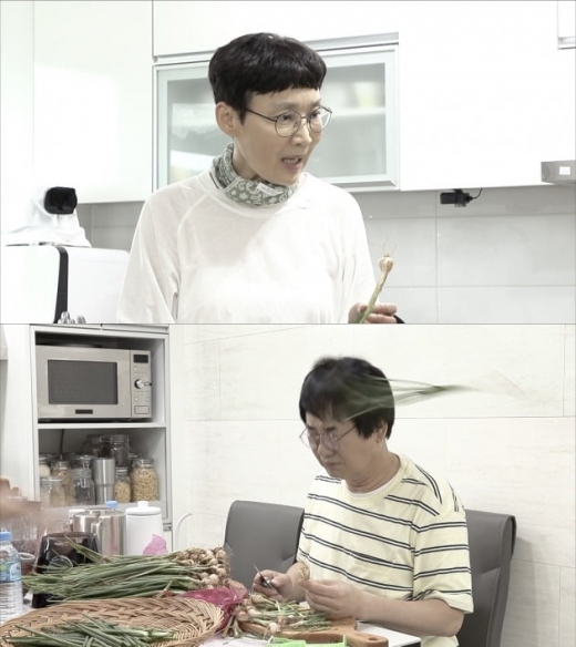 코미디언 팽현숙이 최양락에게 쪽파 싸대기를 날려 화제를 모으고 있다. /사진=JTBC 제공