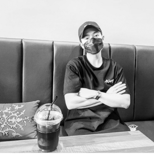 무면허 음주운전 사고 및 도주 혐의로 징역형을 선고받은 배우 손승원이 근황을 공개했다. /사진=손승원 인스타그램