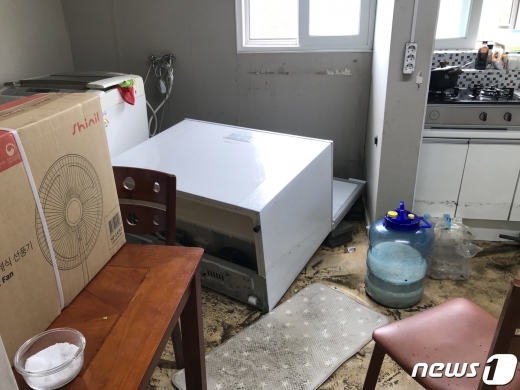 [사진] 부산 동구 자성대아파트 침수피해