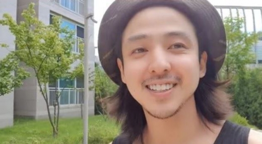 슈퍼쥬니어 김희철은 지난 26일 자신의 소셜네트워크서비스(SNS)에 슈퍼주니어 전 멤버 김기범의 근황을 공개했다. /사진=유튜브 채널 양반 김기범 영상 캡처   