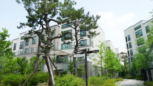 공공지원 민간임대주택인 ‘e편한세상 테라스 위례’가 주거서비스 최우수 인증을 받았다. 사진은 단지 내부 모습. /사진=대림산업
