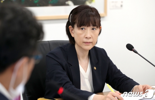 [사진] 체육계 인권보호 방안 의견 듣는 최윤희 2차관