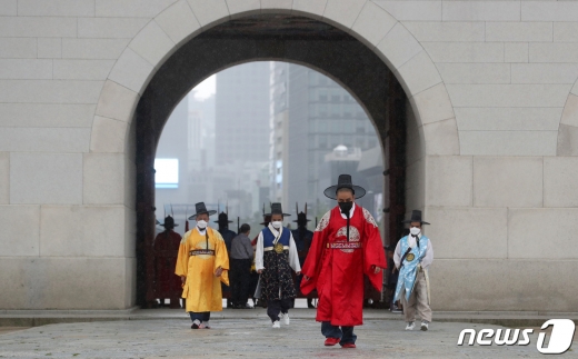 [사진] 한복의 매력에 빠지다