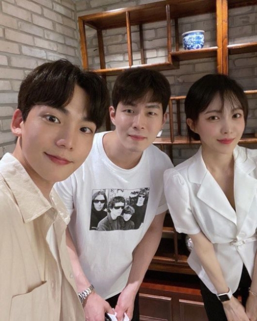 (오른쪽부터)'하트시그널3' 출연자 서민재가 천인우, 정재호와 함께한 사진을 공유해 화제다. /사진=서민재 인스타그램