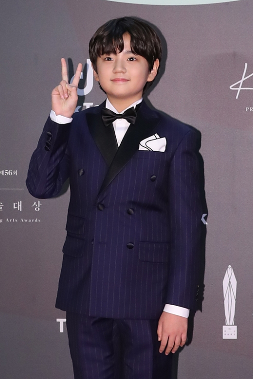'전지적 참견 시점' 유병재가 21살 어린 김강훈과 '소울메이트' 케미를 보이며 '찐우정'을 보였다. 사진은 김강훈이 지난 6월5일 고양 킨텍스에서 제56회 백상예술대상 시상식 레드카펫 행사에 참석한 모습. /사진제공=백상예술대상 사무국
