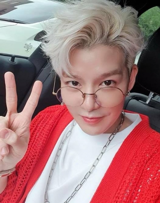 젝스키스 출신 가수 강성훈이 고교생에 욕설을 했다는 논란에 휩싸인 가운데 밝은 근황을 공개했다. /사진=강성훈 인스타그램