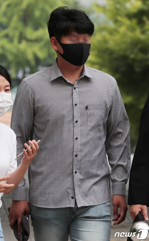 [사진] '강남 묻지마 여성폭행' 권모씨, 구속갈림길