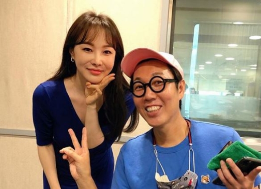 스타 강사 이다지가 '김영철의 파워FM'에 출연해 주목받고 있다. /사진=철파엠 인스타그램