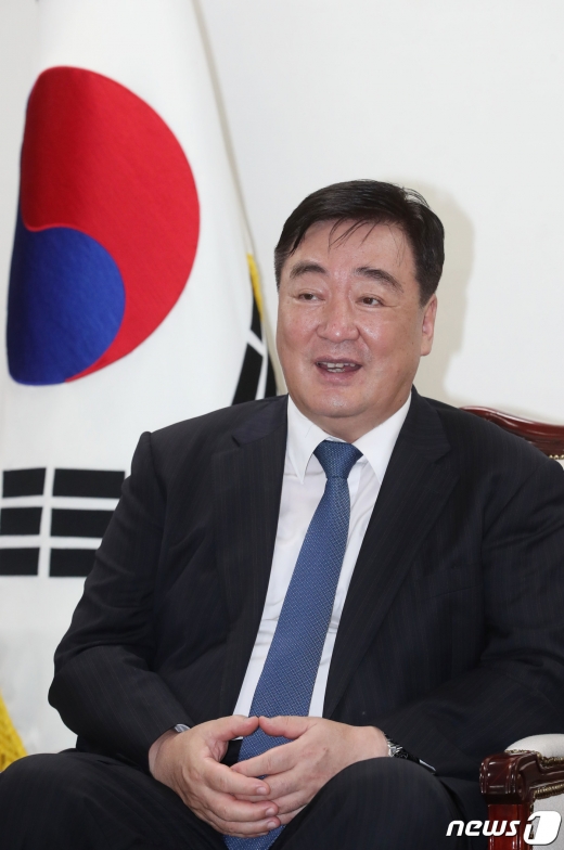 싱하이밍 주한 중국대사가 19일 오후 서울 세종로 정부서울청사를 찾아 이인영 통일부장관과 면담하고 있다.2020.8.19/뉴스1 © News1 이광호 기자
