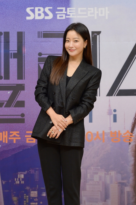 배우 김희선/ 사진제공=SBS © 뉴스1