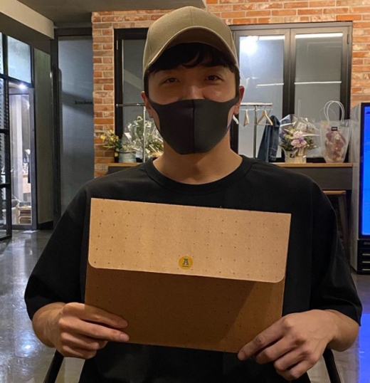 뮤지션 적재가 유희열이 수장을 맡고 있는 기획사 안테나와 손잡는다. /사진=적재 인스타그램