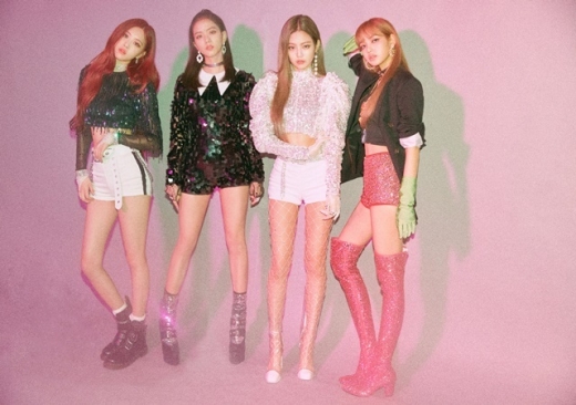 블랙핑크(BLACKPINK)가 K팝 그룹 최초로 유튜브 조회수 13억뷰를 달성했다./사진=YG엔터테인만트