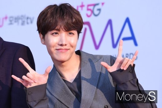 그룹 방탄소년단 멤버 제이홉(본명 정호석)의 친누나 정지우씨가 내년 가을의 신부가 된다. /사진=장동규 기자